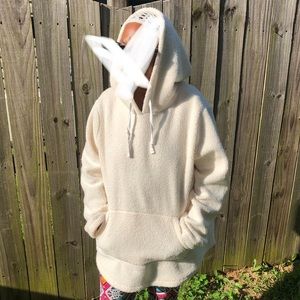NWOT OVERSIZED SOFT CRÈME PULLOVER